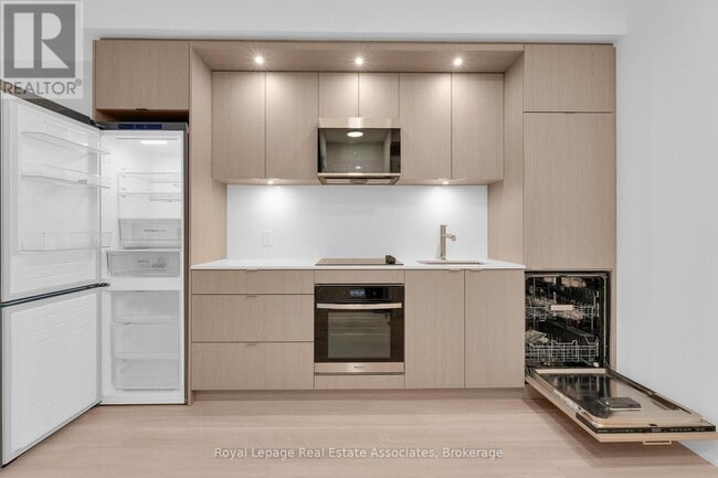 Building Photo - 60 Central Park Roadway