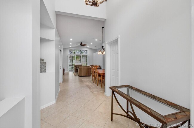 Building Photo - 9895 Tallyrand Dr