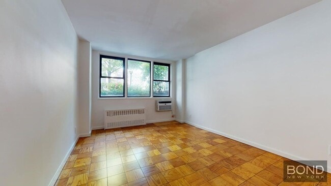 Building Photo - 236 E 36th St