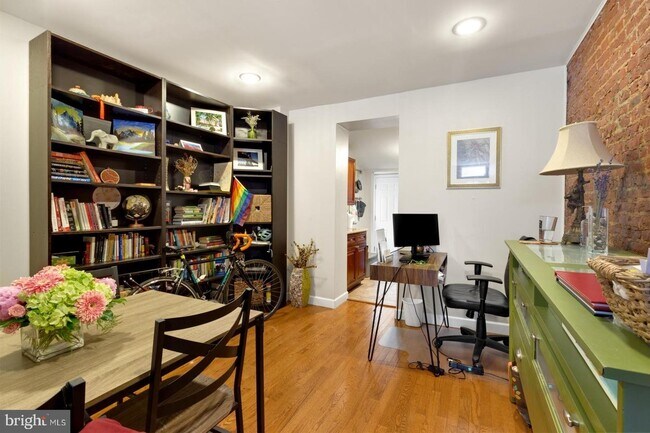 Foto del edificio - 418 E Flora St