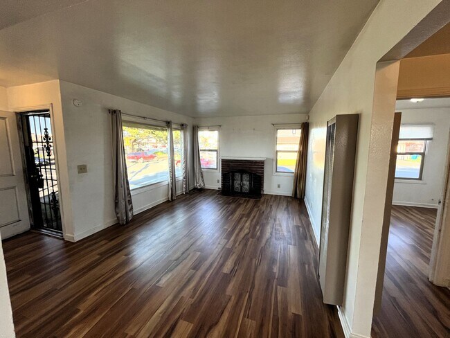 Foto del edificio - 905 W Harris St