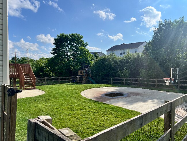 Foto del edificio - 12411 Sheppard Way