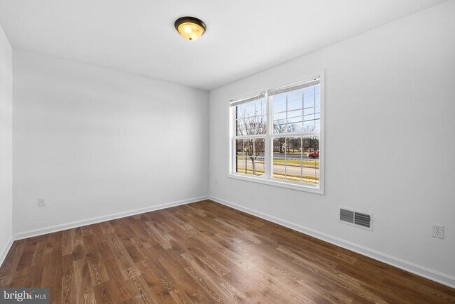 Foto del edificio - 116 Breezewood Dr