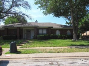 Building Photo - 2332 Aquaduct Dr