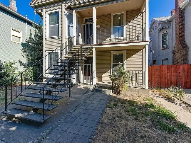 Building Photo - 1009 T St