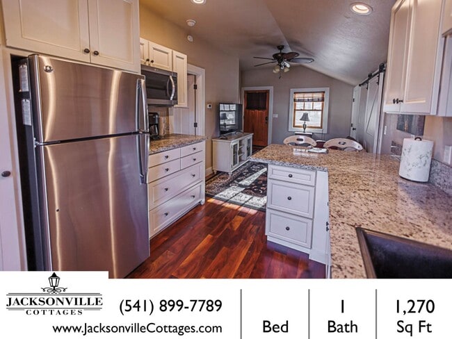 Building Photo - Fully Furnished Craftsman Cottage in Jacksonville! W/D,  Pets OK $300 Utility Fee
