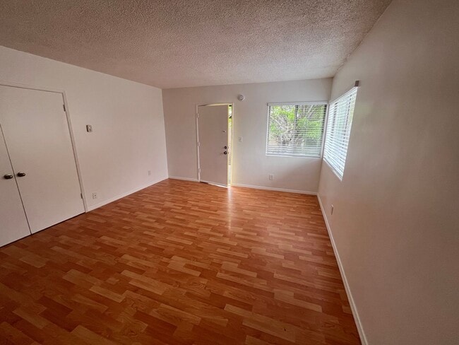 Foto del edificio - 6600 Whitsett Ave