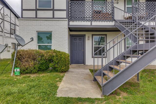 Foto del edificio - 215 Roberts Cir
