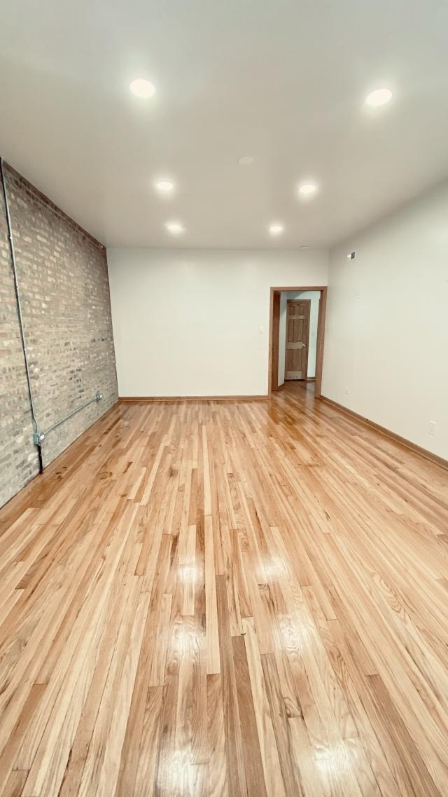 Foto del edificio - 3 bedroom in CHICAGO IL 60651