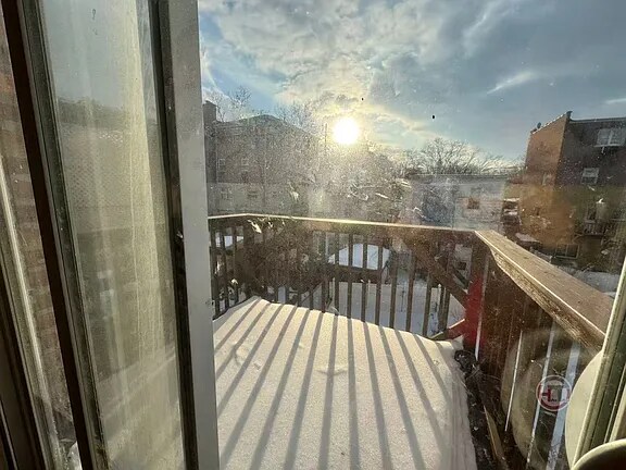 Foto del edificio - 1027 Throgmorton Ave