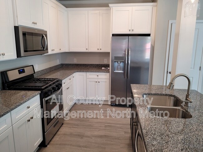 Building Photo - 356 Hidden Creek Ln