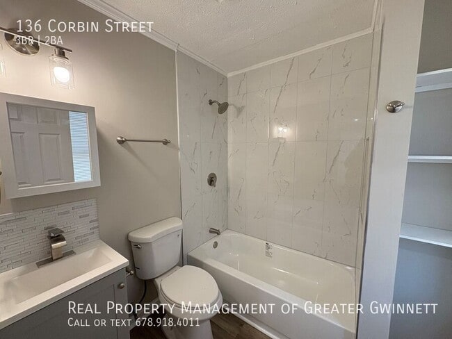 Foto del edificio - 136 Corbin St