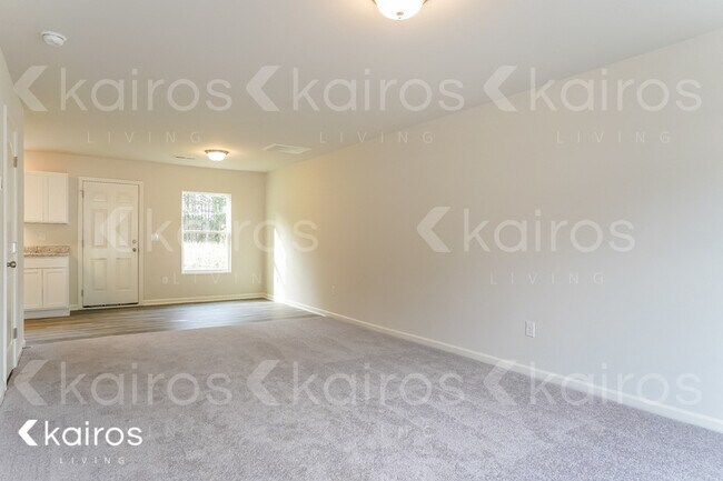 Building Photo - 104 Shamrock Dr SW