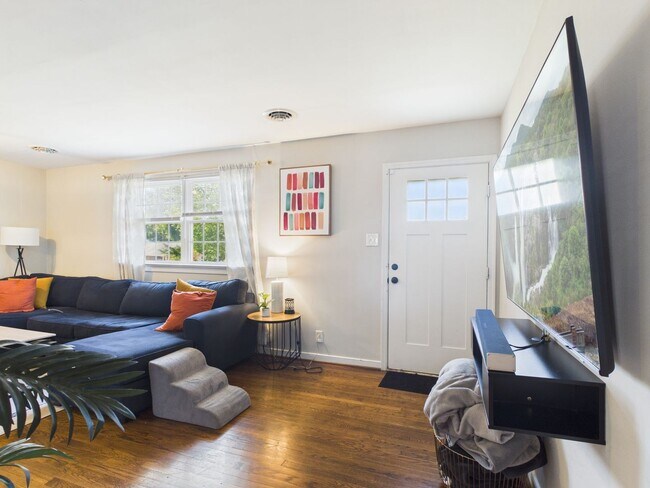 Foto del edificio - 3114 Glenoa Rd
