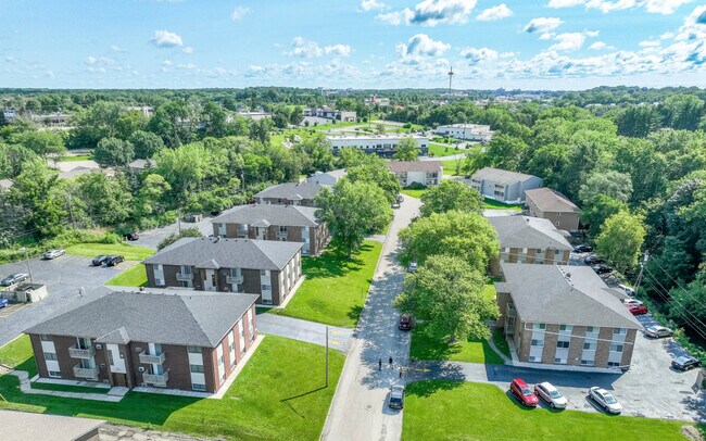 Foto del edificio - 4860 Creek View Rd