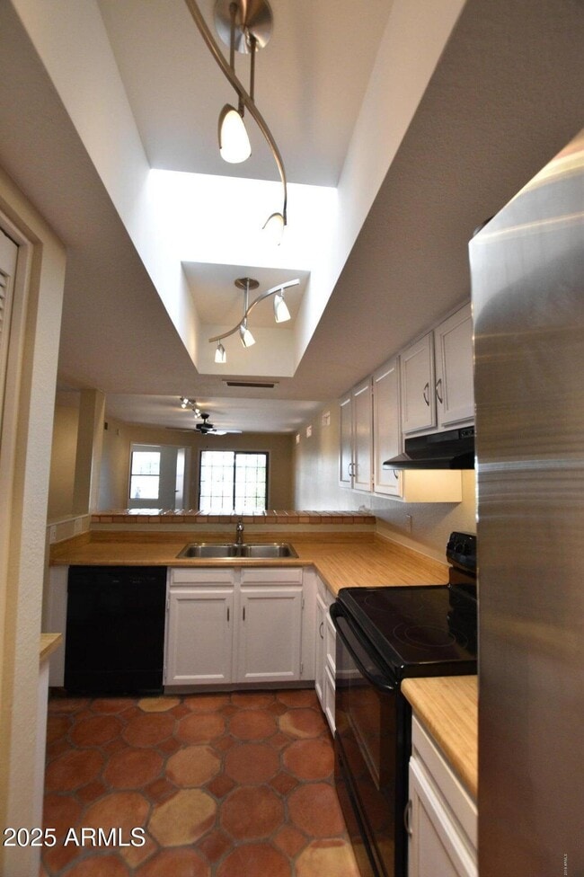 Building Photo - 4241 E Sandia St