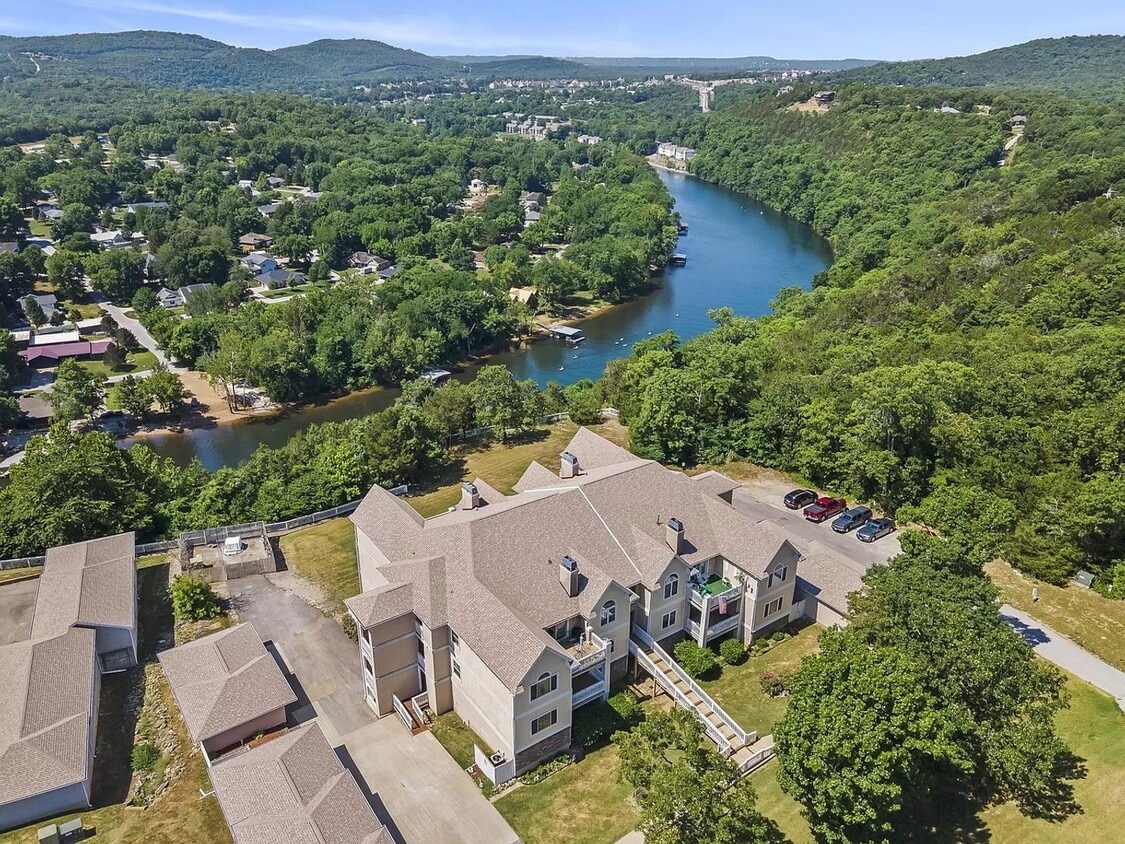 280 Woodland Dr W Unit LC, Branson, MO 65616 Room for Rent in Branson