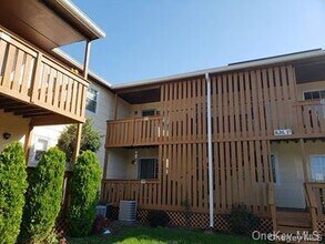 Building Photo - 27 Weathervane Dr