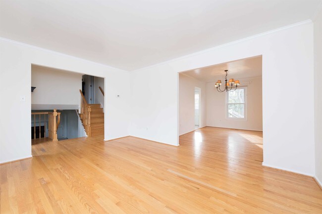 Building Photo - 9323 Talisman Dr