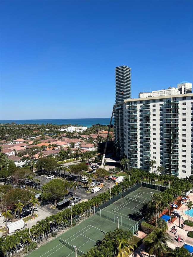 Foto del edificio - 19380 Collins Ave