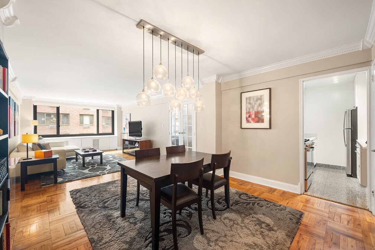 Foto principal - 420 E 64th St
