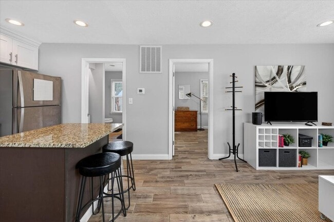 Photo - 2113 Pamela Dr Townhome