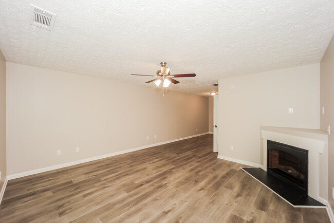 Foto del edificio - 1417 Arbor Pl Dr