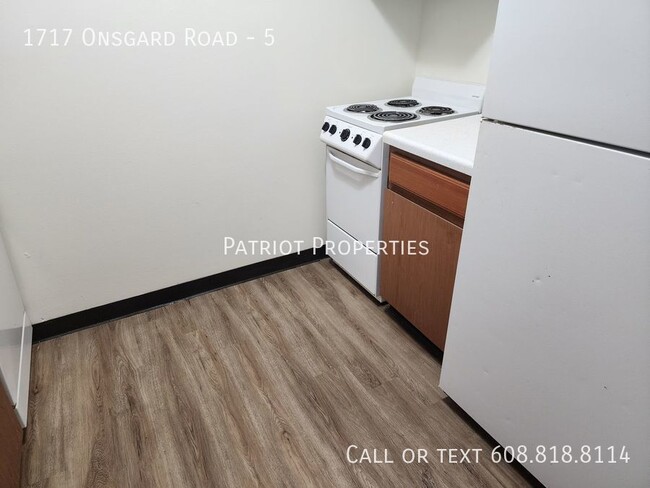 Foto del edificio - 1717 Onsgard Rd