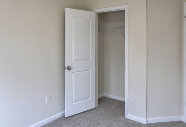 Building Photo - 15200 Lady Lauren Ln