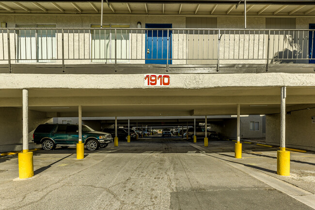 Foto del edificio - Skyline Apartments on Ferrell