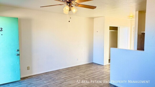 Foto del edificio - 1235 E Taylor St