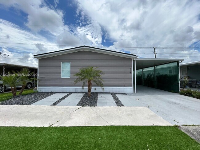 Building Photo - 740 NW 219th Ave