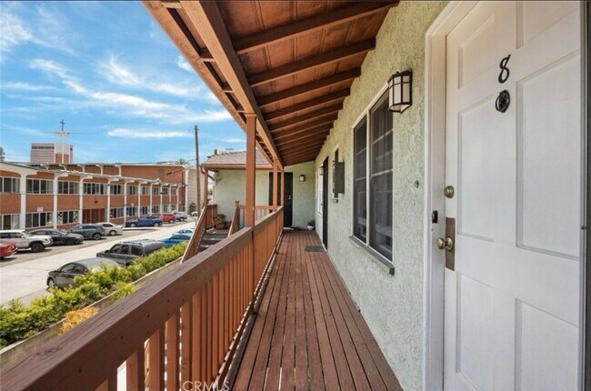 Foto del edificio - 337 Lime Ave