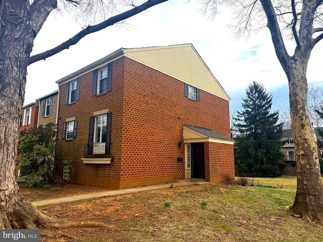 Photo - 1 Crotona Ct Townhome