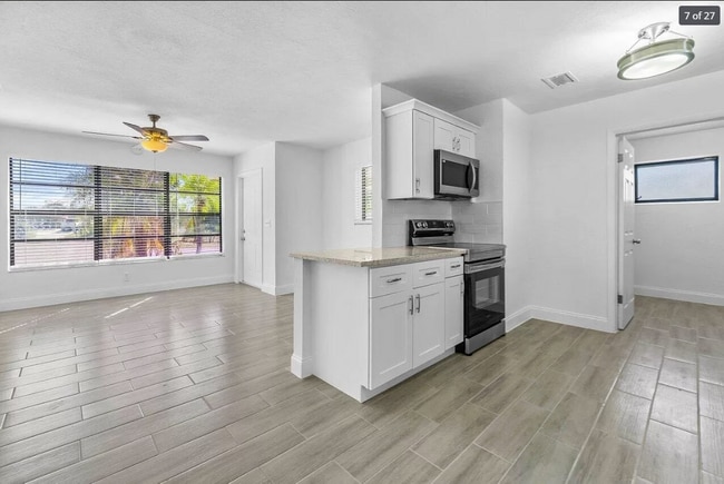 Building Photo - 12278 Hillman Dr