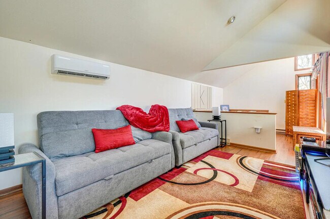 Foto del edificio - 5317 Woodbridge Dr E