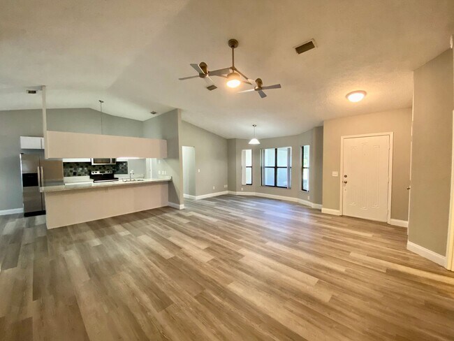 Foto del edificio - Three bedroom two bathroom Inverness Highlands Home