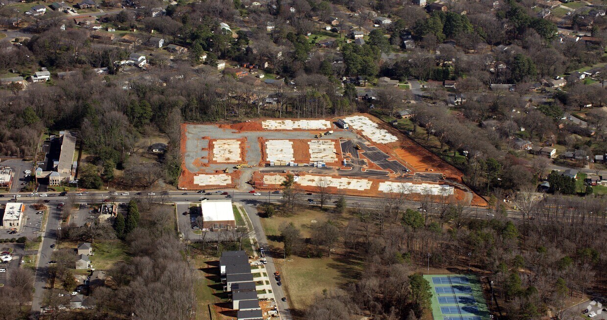 Evoke Living at Sugar Creek Apartments Charlotte, NC