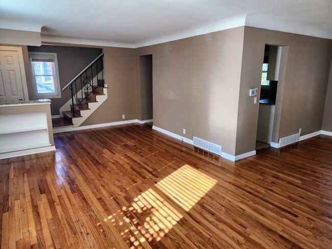 Foto del edificio - 5513 Forest Ave