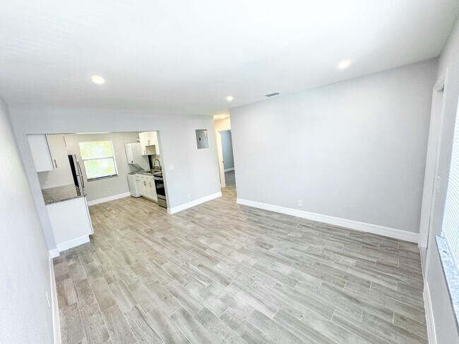 Building Photo - 1319 Douglass Ave
