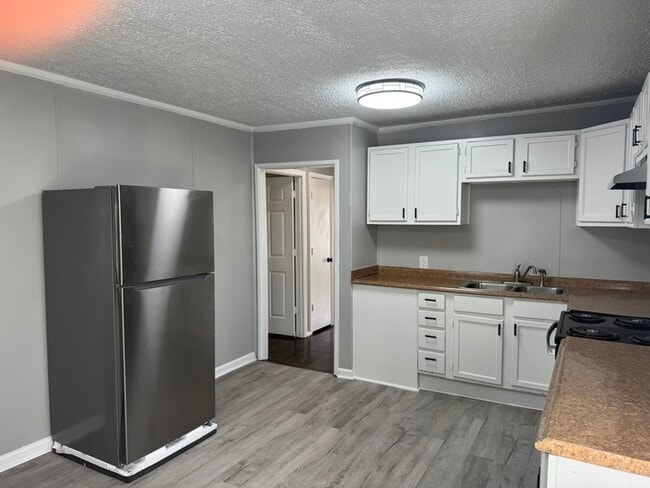 Photo - 1728 Knowles St House