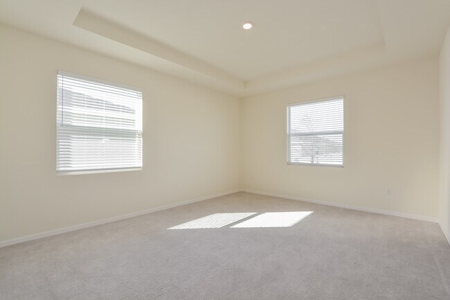 Building Photo - 5877 SW 82nd Ln