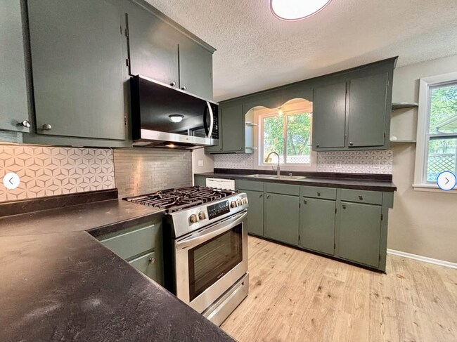 Foto del edificio - 730 Vernon Ave NW