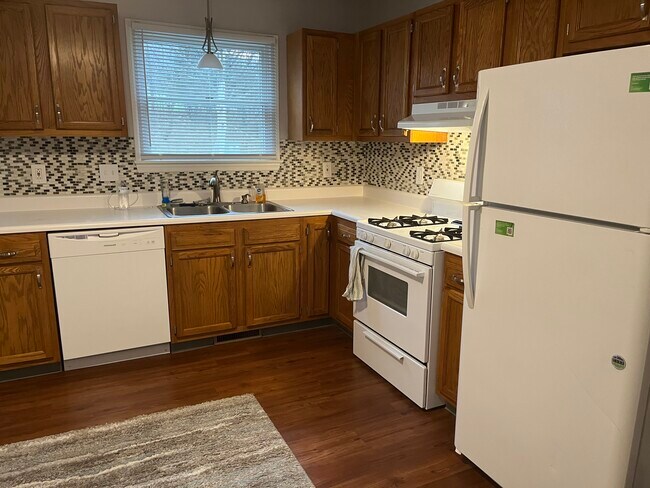 Building Photo - 109 Hopewell Dr