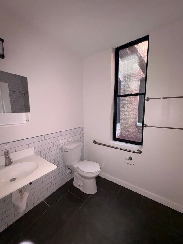 Foto del edificio - 2527 St Paul St