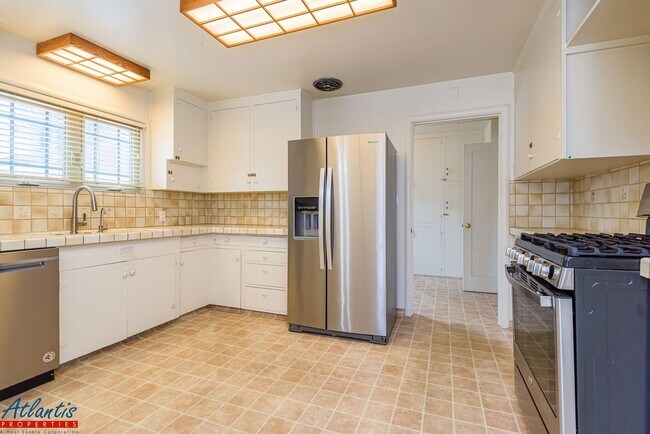 Foto del edificio - 1385 47th Ave