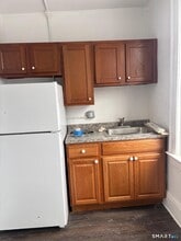 Building Photo - 86 Pequonnock St