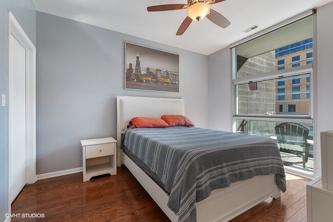 bedroom - 225 S Sangamon