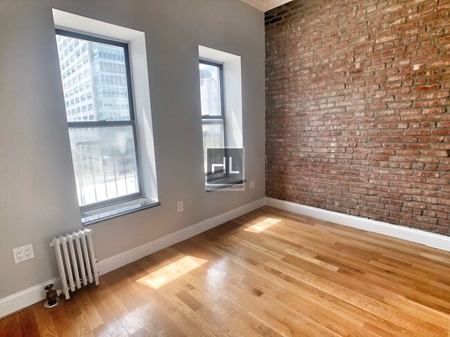 Building Photo - E 100TH ST.