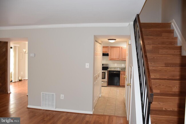Building Photo - 10665 Myrtle Oak Ct